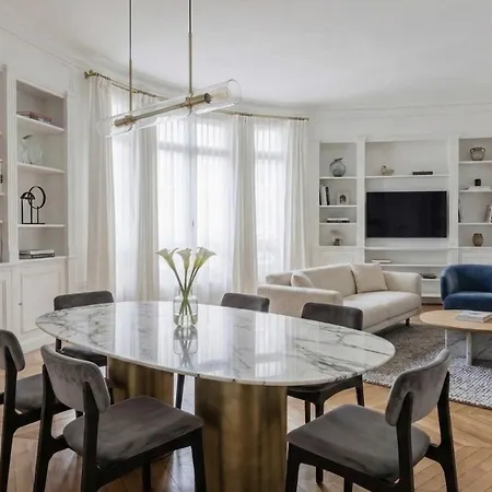 Montaigne Alma Apartment Paris